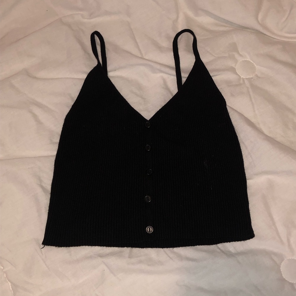 black crop top